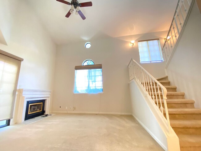 Building Photo - 3BD 3BA Condo in Andalusia Gated Community...