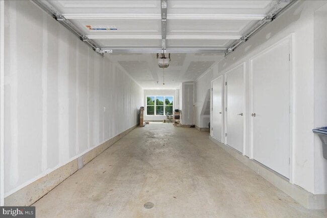Building Photo - 2018 Tysons Ridgeline Rd
