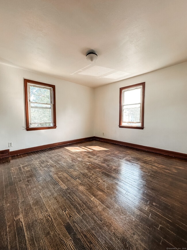 Building Photo - 264 Wilmot Ave