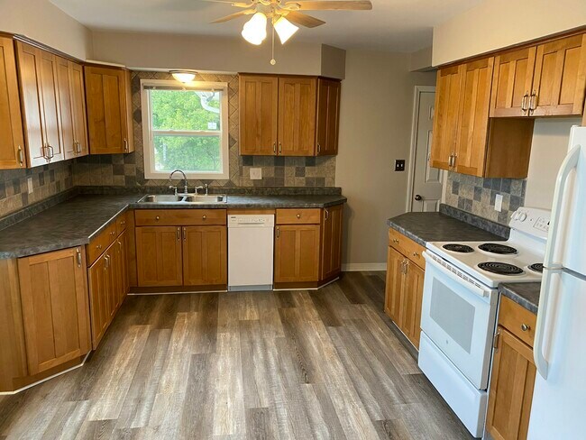 Building Photo - 607 Pine Street, Unit 607