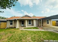 Building Photo - 6838 Blue Lake Dr