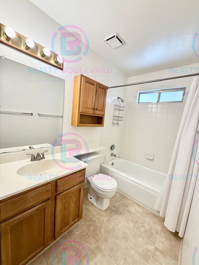 Building Photo - 1/2 Month Free!! 3BR/2BA Single-Story with...