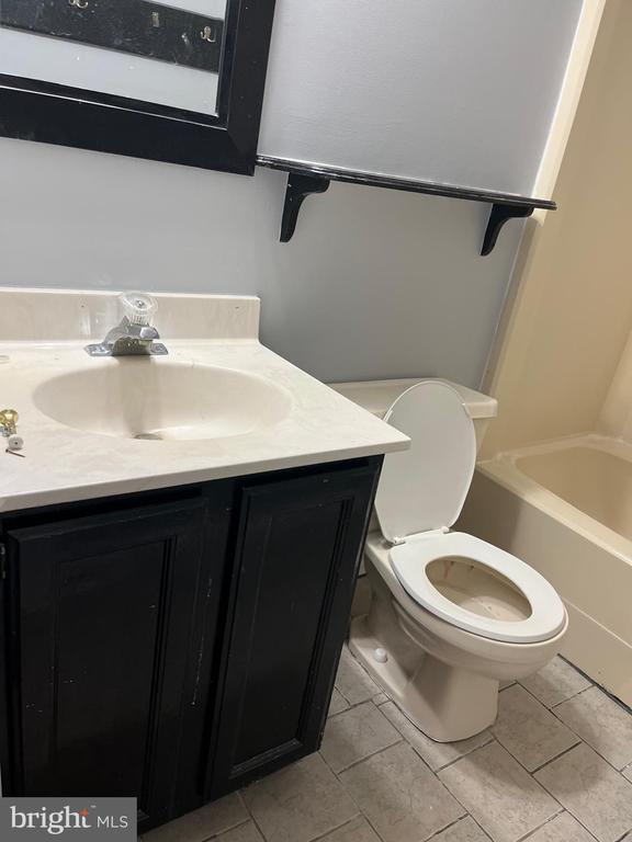 Building Photo - 3105 Trinity Ct