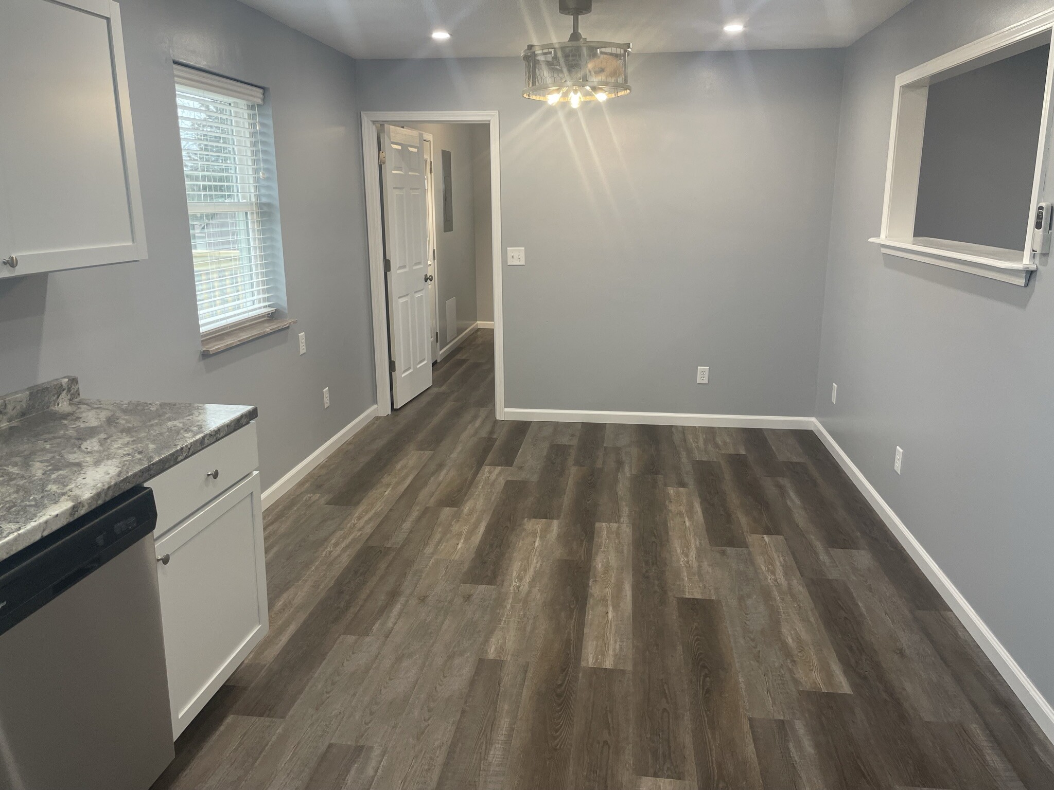 Building Photo - 1812 Briarwood Dr