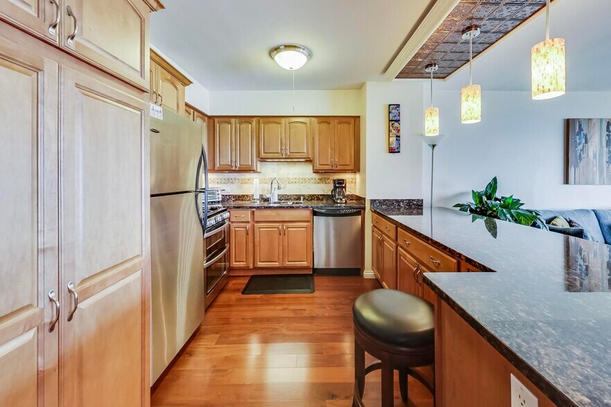 Building Photo - 1000 N Lake Shore Dr