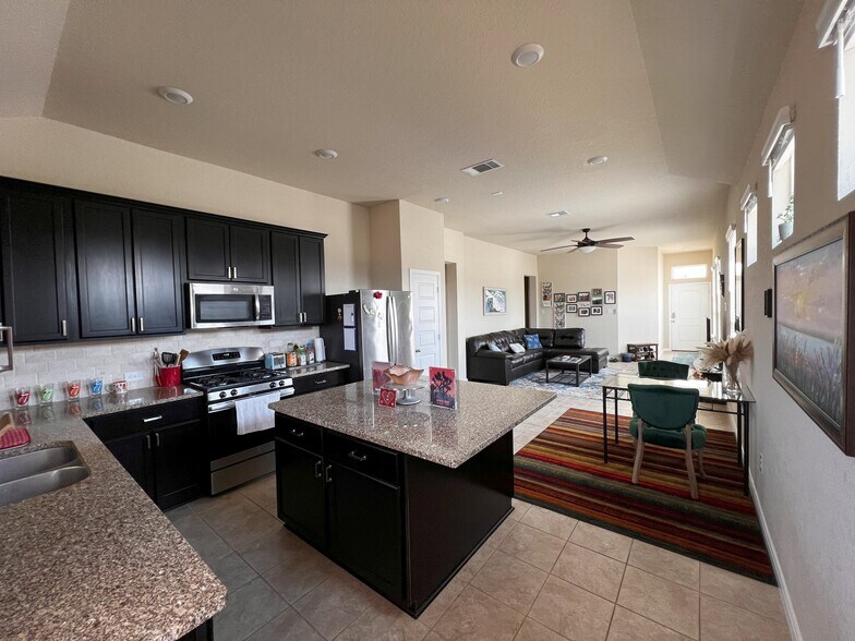 Kitchen, dining and living room - 9186 Devils Riv