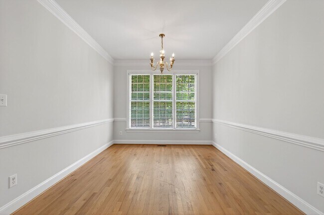 Building Photo - Move-In Ready Gem in Sought-After Dover Ridge!