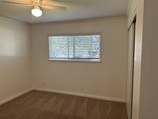 Building Photo - 494 Scandia Dr