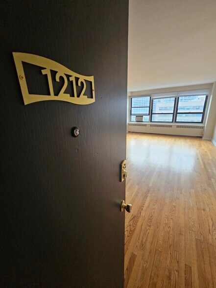 Building Photo - 652 W Gordon Ter