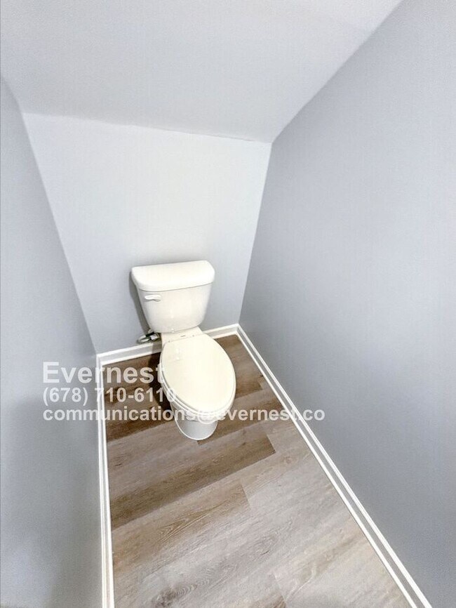 Building Photo - 75 Heyman Dr