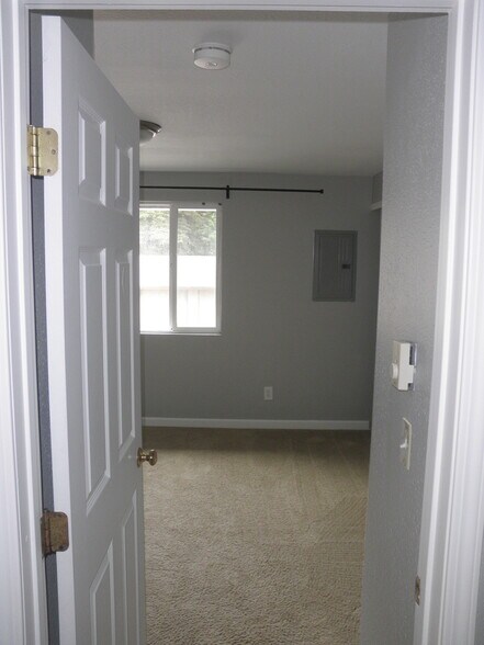 Building Photo - 3845 Northwest Chemult Place