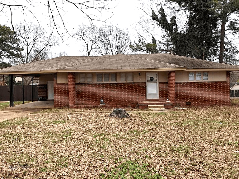 Primary Photo - 3706 Lakewood Dr NW