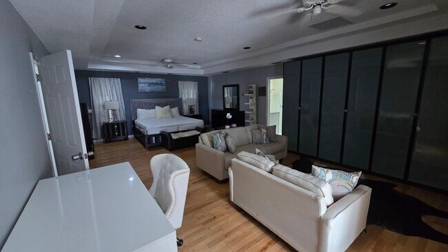 Building Photo - Multi Acreage Property in the Mandarin Section of Jacksonville