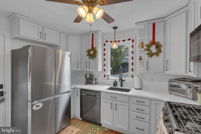 Primary Photo - 132 S Main St