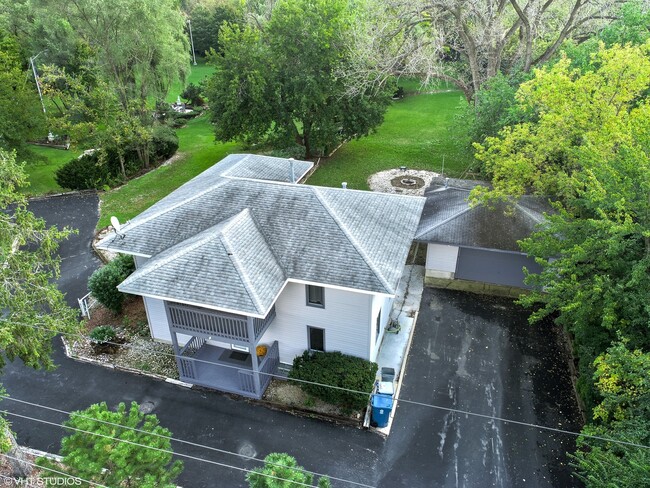 Building Photo - 25W375 Plank Rd