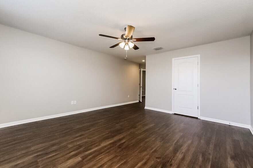 Building Photo - 6135 Trent Creek Dr