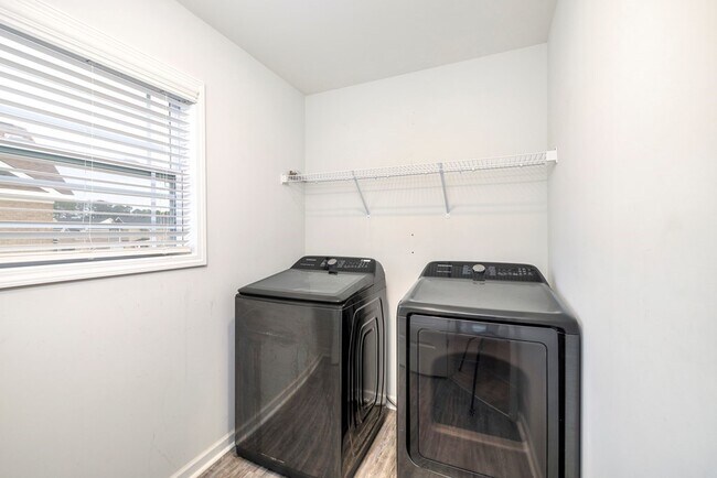 Building Photo - 800 Curlew Cir