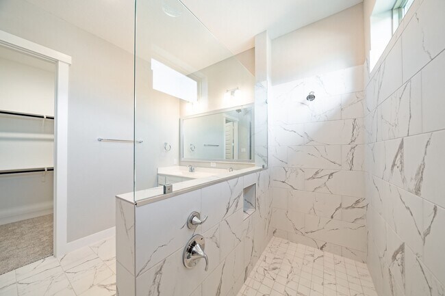 Building Photo - 10916 Brambling Wood Dr
