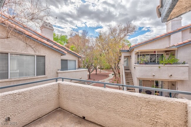 Building Photo - 3058 Tarpon Dr