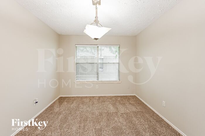 Building Photo - 5510 Stone Creek Dr