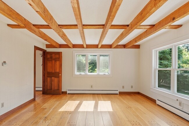 Building Photo - 4 Lowest Ln