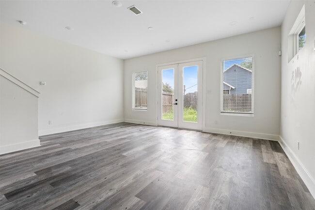 Building Photo - 4036 Porter St