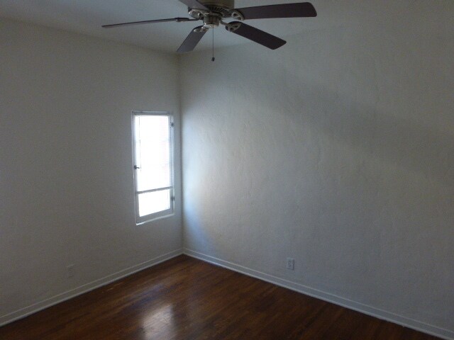 2nd B/R with ceiling fan - 717 S Cochran Ave