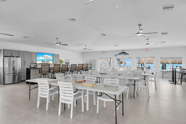 Building Photo - 10877 Overseas Hwy
