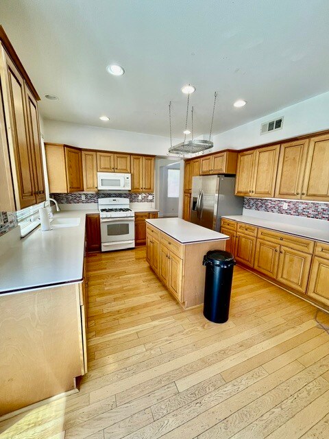 Building Photo - 179 Alabaster Loop