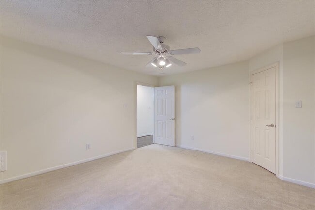 Building Photo - 19330 Foxtree Ln