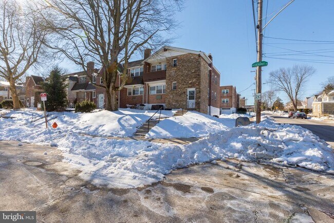 Building Photo - 5448 Hermit Terrace