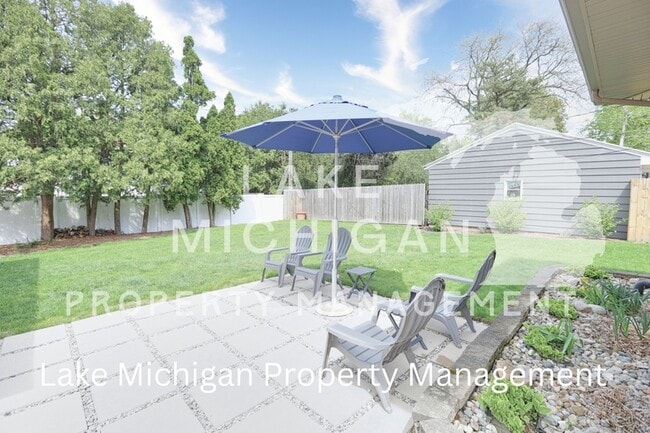 Building Photo - 1829 Duffield Dr NE