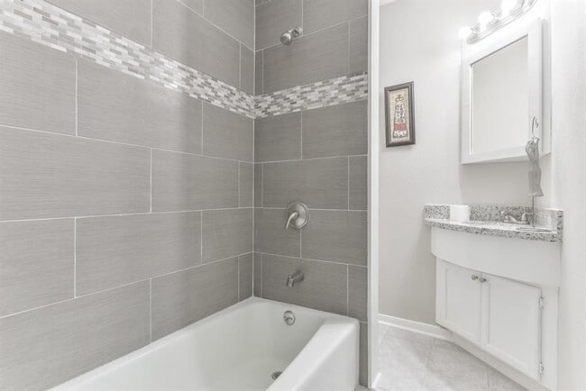 Building Photo - Beautiful 3 Bedroom Home in Santa Fe,