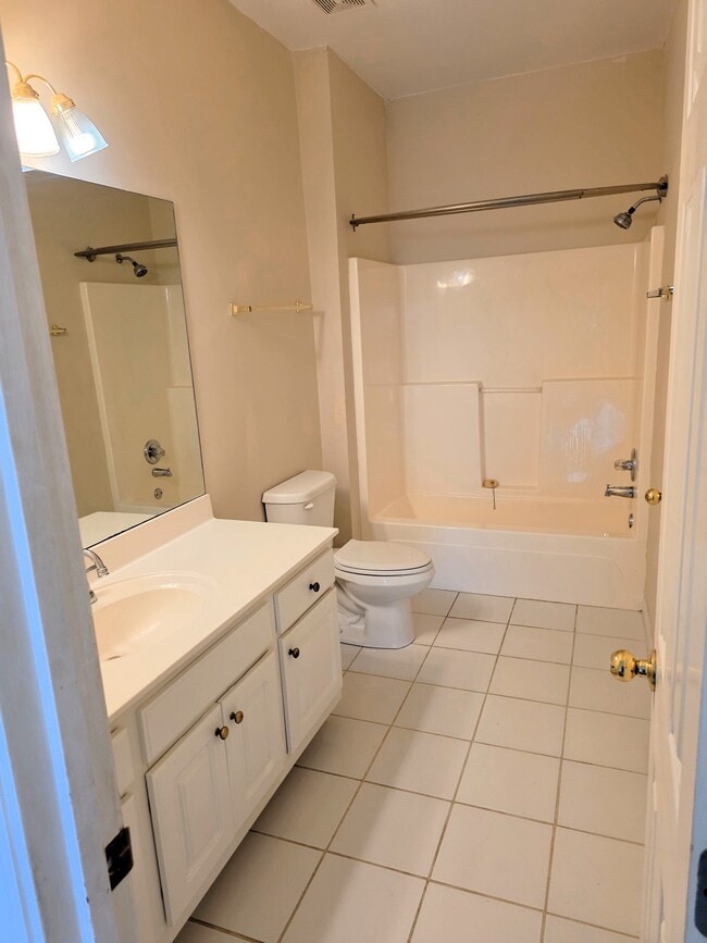 Building Photo - 1012 McAllister Dr