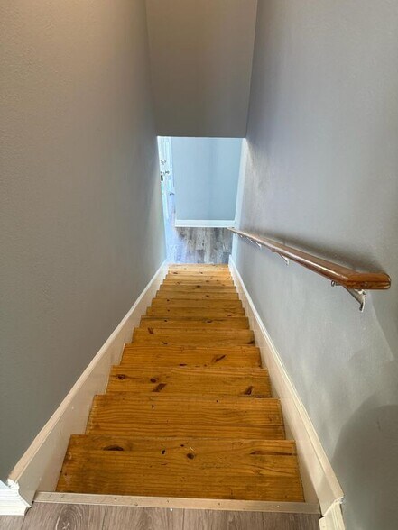 Building Photo - 641 Fremont Ave