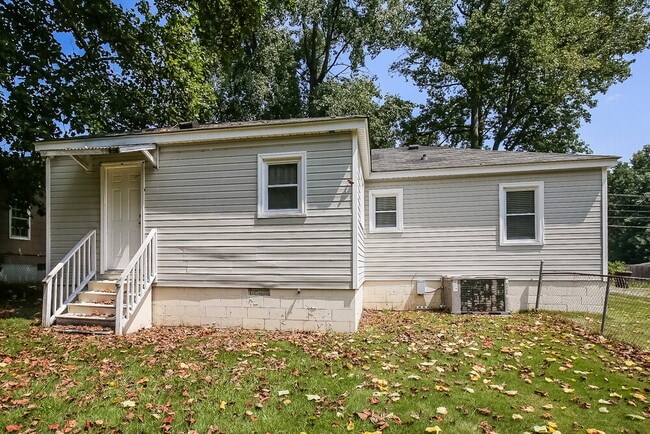 Building Photo - 312 E 19th St