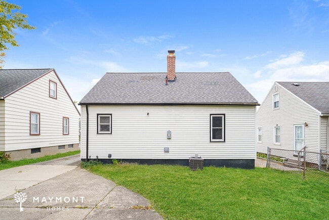 Building Photo - 12426 Shady Oak Blvd