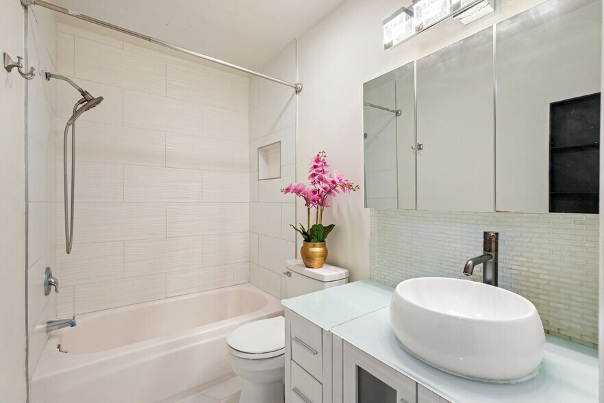 Building Photo - 27480 Cherry Creek Dr