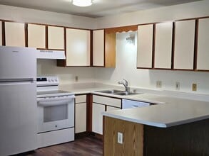 Building Photo - Riverbend Apts