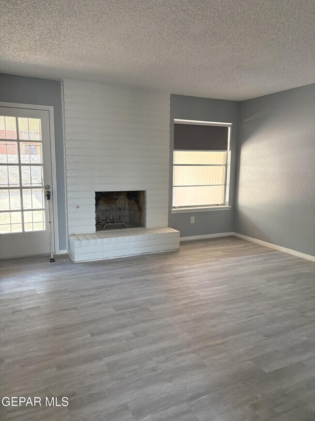 Building Photo - 2819 Anise Dr