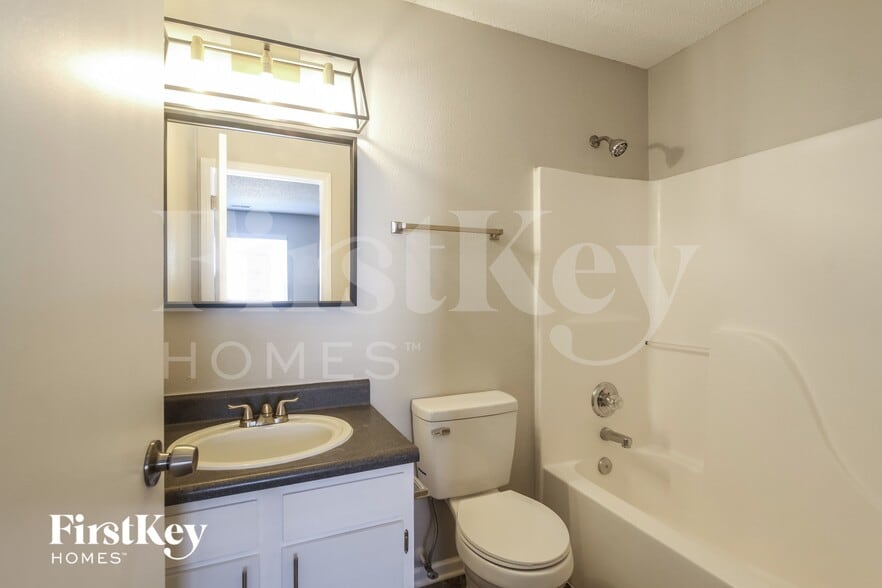 Building Photo - 9762 Trail Dr