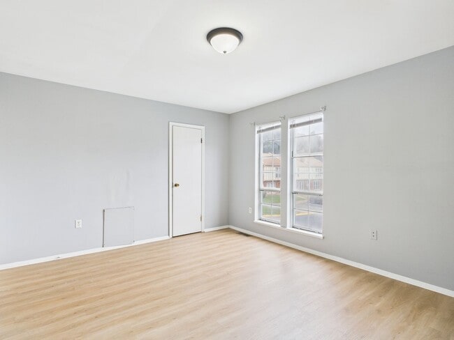 Building Photo - 783 Pleasant St