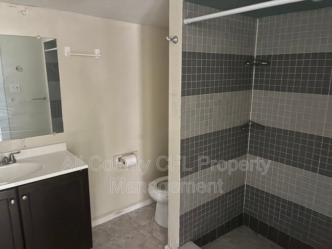 Building Photo - 1200 Kaley Ave