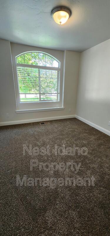 Building Photo - 5140 W Brunmier Dr