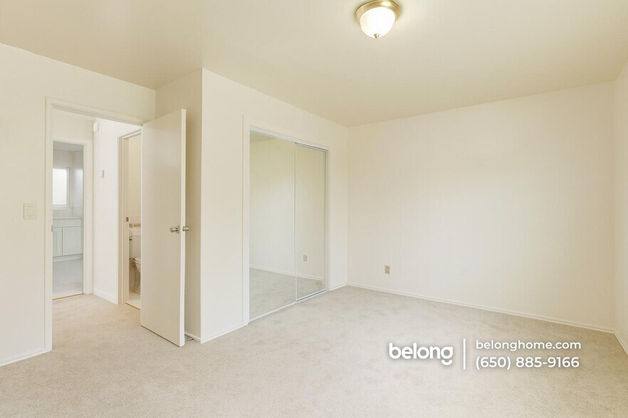 Building Photo - 210 N Delaware St