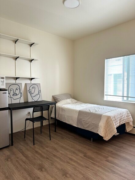 Building Photo - 5042 11th Ave NE