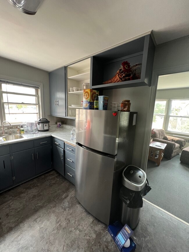 Unit B Kitchen - 415 Market St