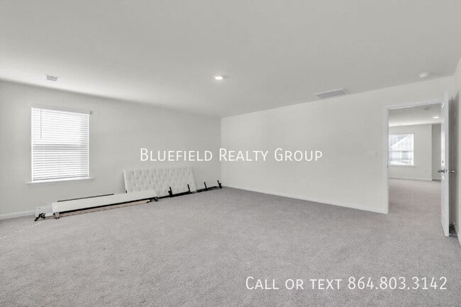 Building Photo - 380 Fenwick Dr