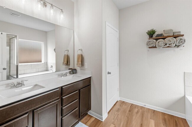 Building Photo - 4348 Rockbrook Farms Ln