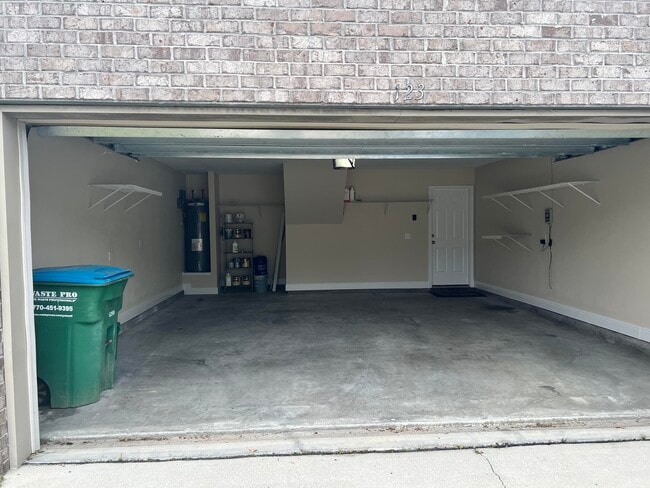 Building Photo - 123 Crab Apple Ave